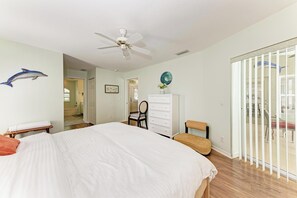 Room - Marvelous Venice Tranquility Retreat - 3-bedroom house with private pool (Venice)