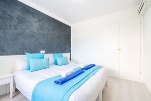 WiFi, bed sheets