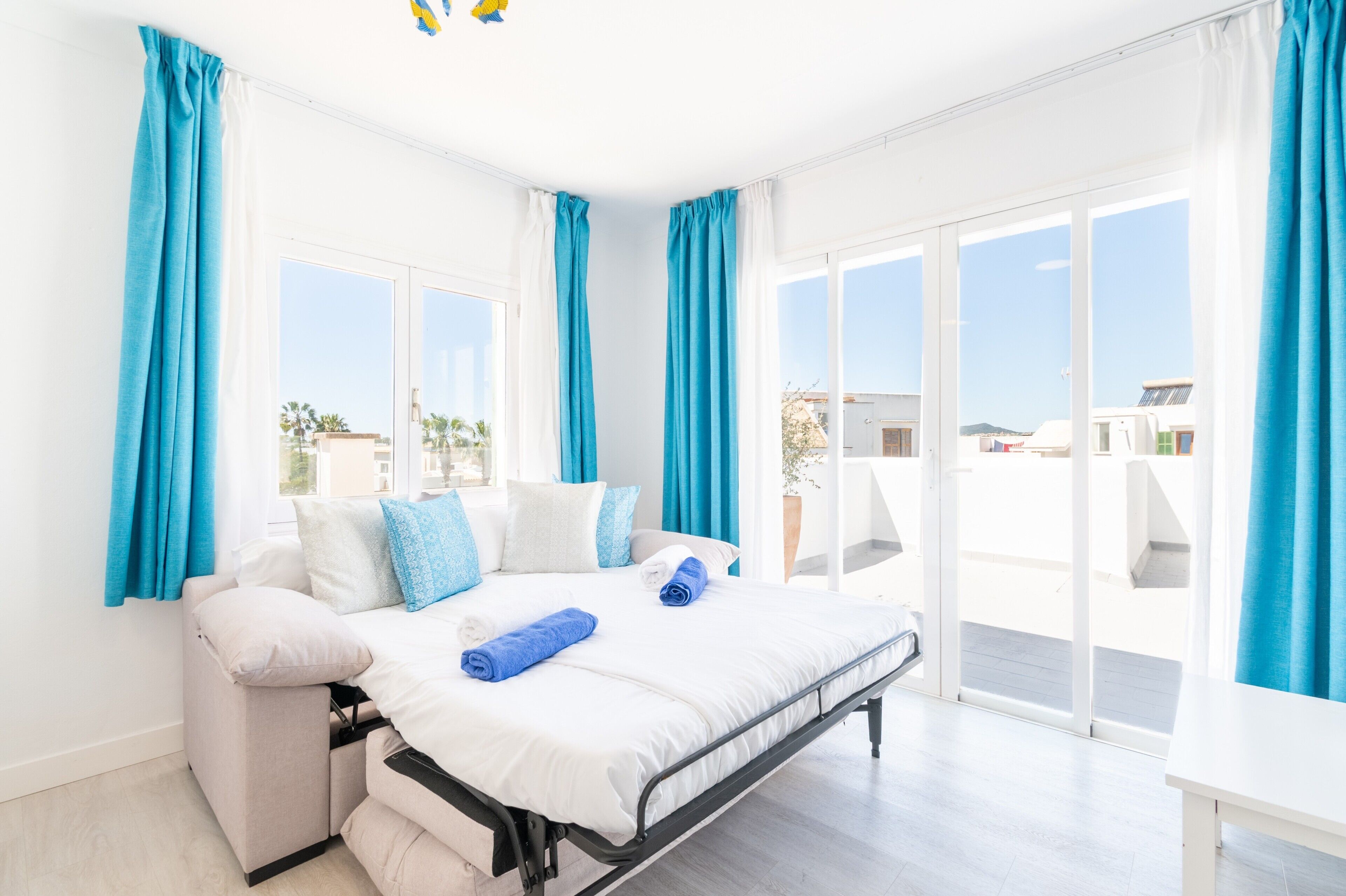 2 dormitorios, tabla de planchar con plancha, wifi y ropa de cama