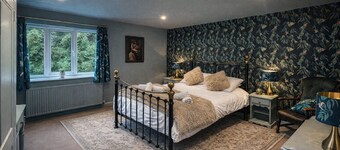 The Poachers Arms Hotel