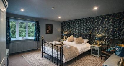 The Poachers Arms Hotel