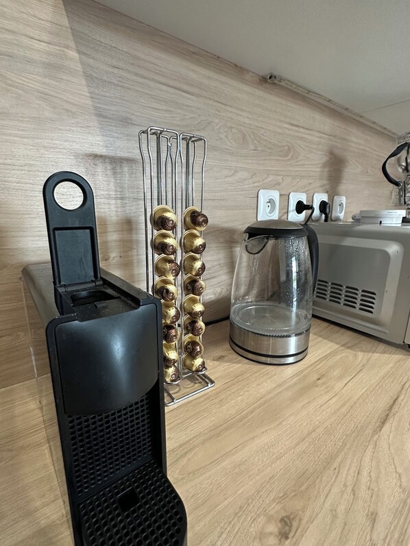Miscellaneous - Near Giverny • Balcony • Parking • Air Conditioning (Freneuse)