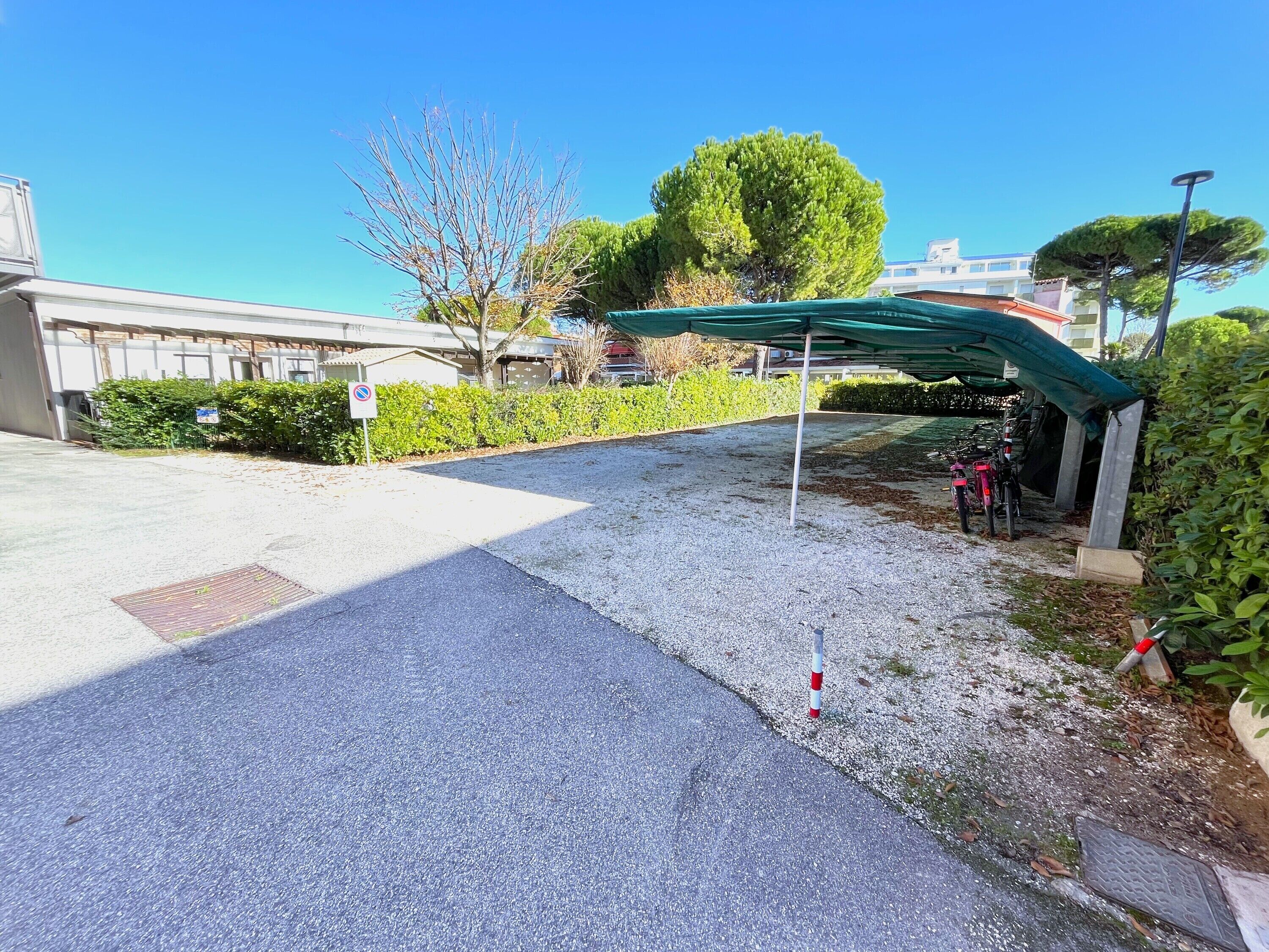 Apartment, 2 Bedrooms, Terrace, City View | Property grounds