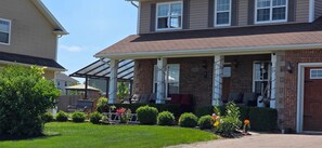 Exterior - Rosa's Sea View Serenity Stays (Stratford)