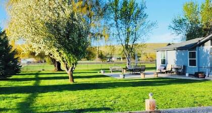 -41 Homestead far enough to get away close enough to go play! Pet friendly too!