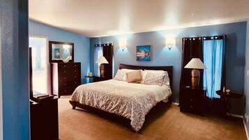 4 bedrooms, desk, iron/ironing board, WiFi