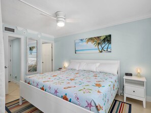 2 bedrooms, iron/ironing board, WiFi, bed sheets - Seaside Resort 210: Sunning beachfront, heated pool (Fort Myers Beach)