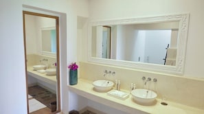 Signature Suite, Balcony, Sea View | Bathroom - Zahari Oceanfront (Msambweni)