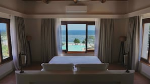 Panoramic Suite, Sea View | Egyptian cotton sheets, premium bedding, memory foam beds, minibar