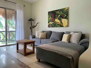 Living area - Amazing 2 bedroom condo steps from the beach! (Playa del Carmen)
