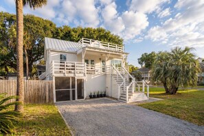 Exterior - Sunset Sands 3 BR Close to Beach! (Isle of Palms)