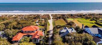 Sunset Sands 3 BR Close to Beach!