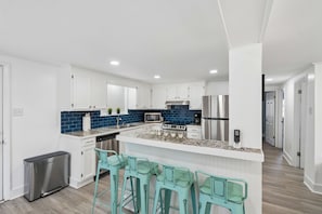 Private kitchen - Sunset Sands 3 BR Close to Beach! (Isle of Palms)