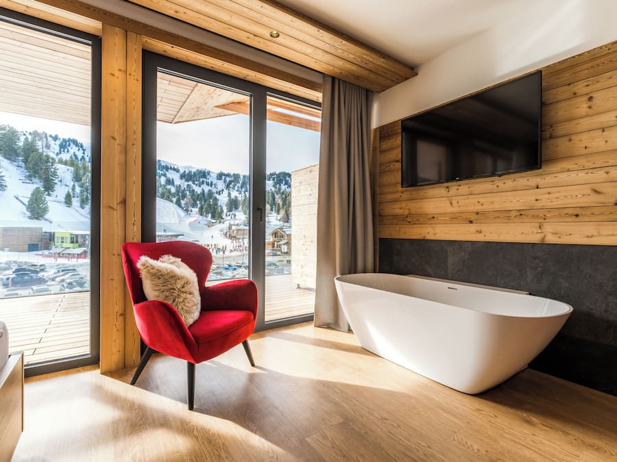 Superior-Studio, Balkon, Bergblick | Wohnbereich