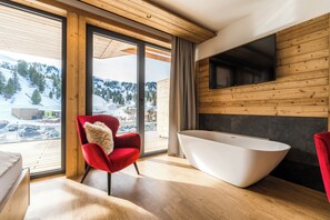 Estudio superior, balc ón, vistas a la montaña