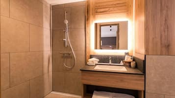 Appartement, balkon, uitzicht op bergen | Badkamer