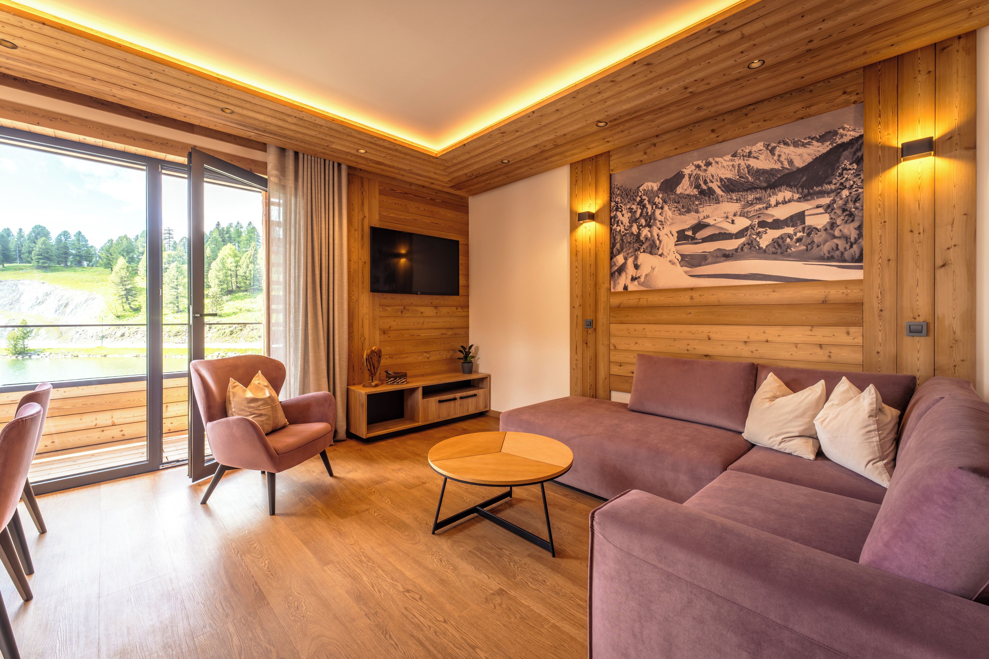 Apartamento Deluxe, balcón, vistas al lago | Zona de estar