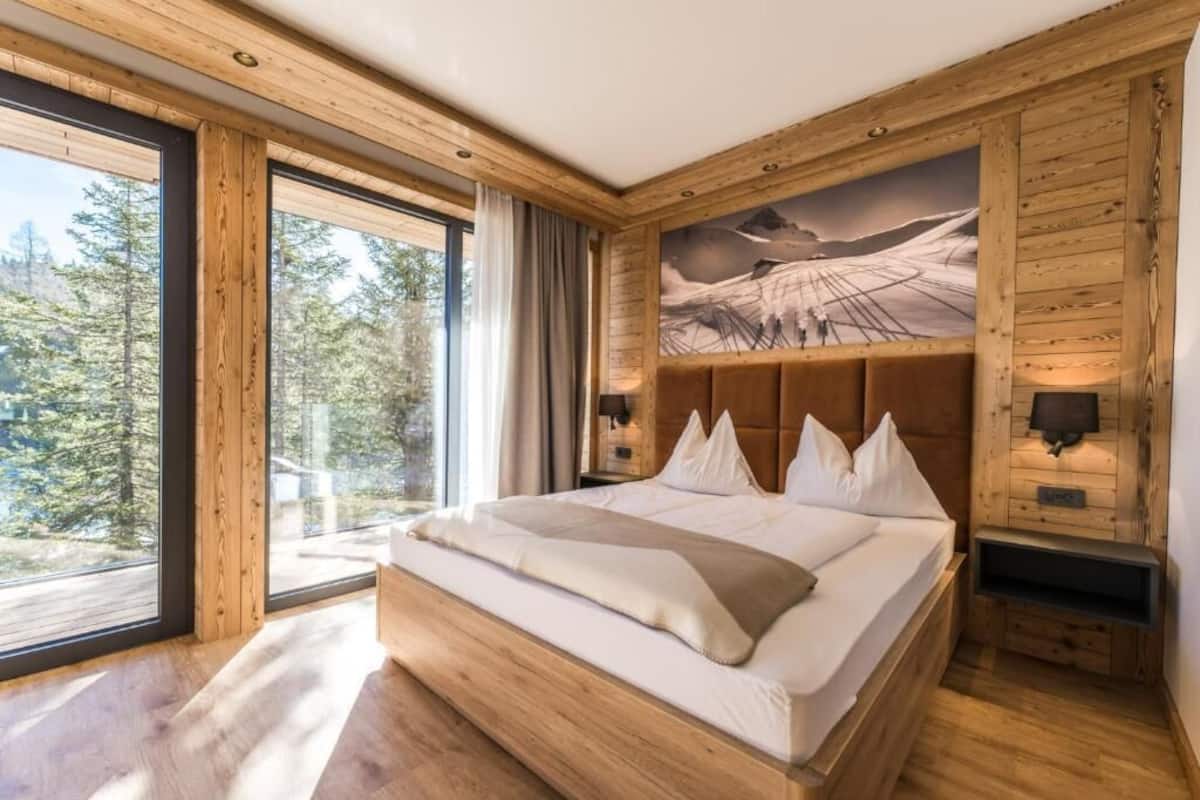 Studio, balkon, uitzicht op bergen