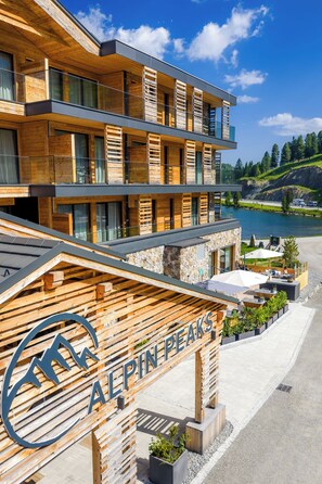 Mặt tiền nơi lưu trú