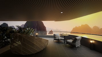 Honeymoon VIP Suite with Private Terrace | Terrace/patio