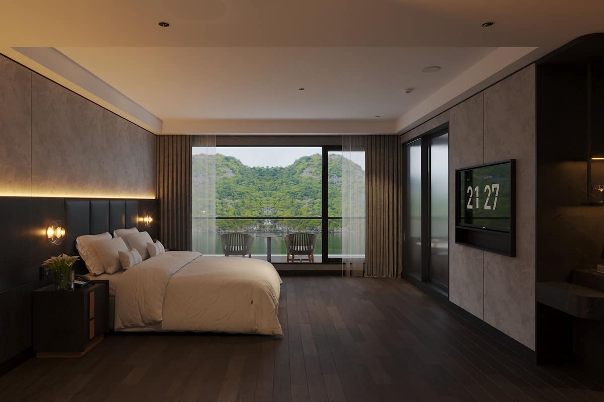 Grand Family Connecting Suite with Private Balcony | ミニバー、セーフティボックス (室内)、デスク、ノートパソコン用作業スペース