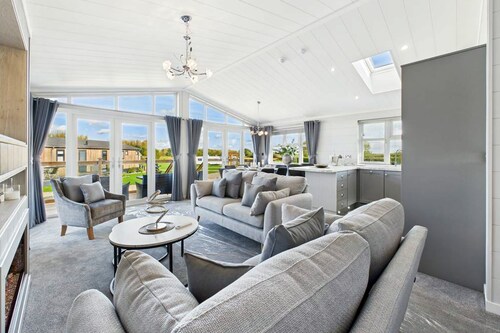 Host & Stay | Marble Lodge