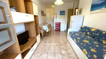 Apartment, 1 Schlafzimmer, Terrasse, Stadtblick | Esszimmer