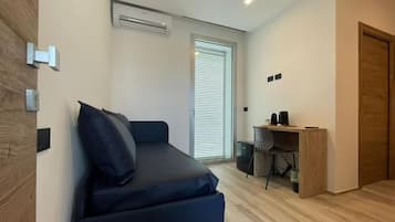 Double Room, Balcony | Living area