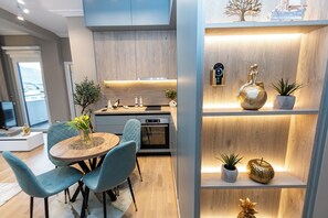 Dining - Kaltak Luxury Stay (Bar)