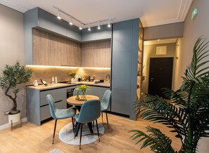 Oven, stovetop, dishwasher - Kaltak Luxury Stay (Bar)