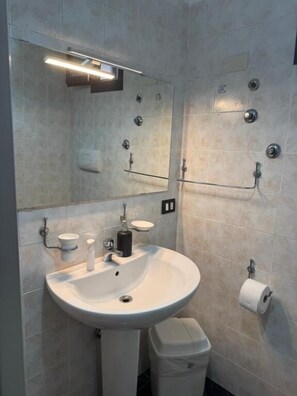 Bathroom - bed and breakfast della palma (Gela)