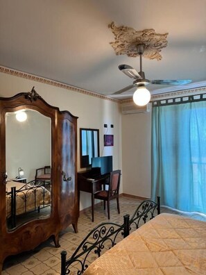 Kahden hengen classic-huone (yksi tai kaksi sänkyä), parveke, merinäköala