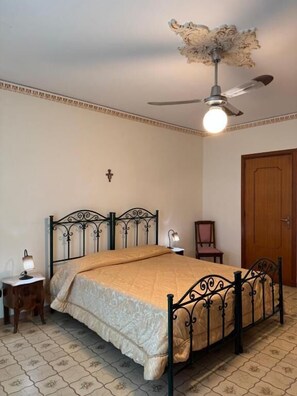 Kahden hengen classic-huone (yksi tai kaksi sänkyä), parveke, merinäköala