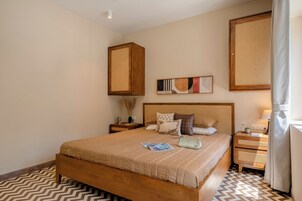 Cortinas blackout, tabla de planchar con plancha y wifi gratis