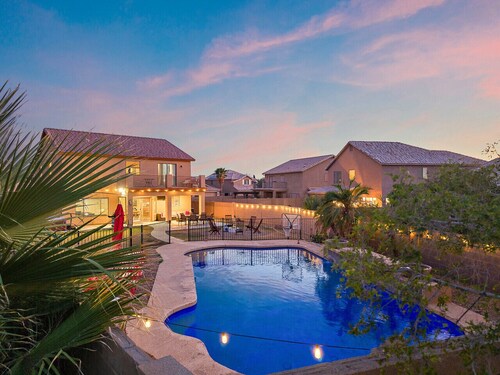 Pause & Play | Pool, Spa, Gaming, Firepit & More