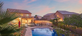 Pause & Play | Pool, Spa, Gaming, Firepit & More