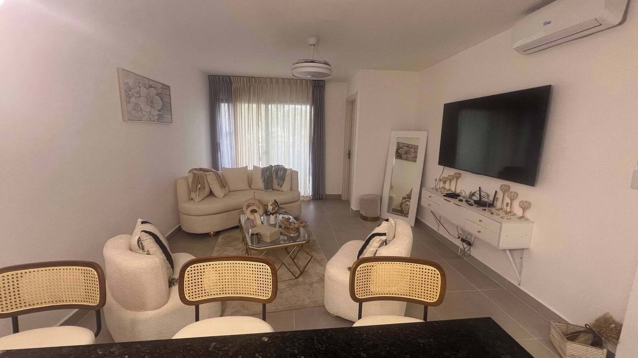 Apartment, 2 Bedrooms, Accessible, Patio | Living room