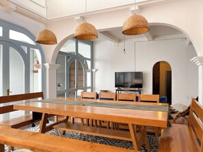 Dining - AMPARO · Spacious Home with Double Parking (Oaxaca)