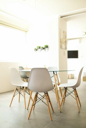 Dining - PINO · Loft in ground floor - 1 block to El Llano Park (Oaxaca de Juárez)