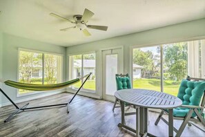 Interior - Paddler`s Paradise - Rainbow River, Private  Dock (Dunnellon)