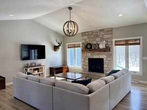 Living area - Entire home in the country for EAA, Oshkosh, WI (Van Dyne)