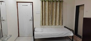 패밀리 스튜디오, 산 전망