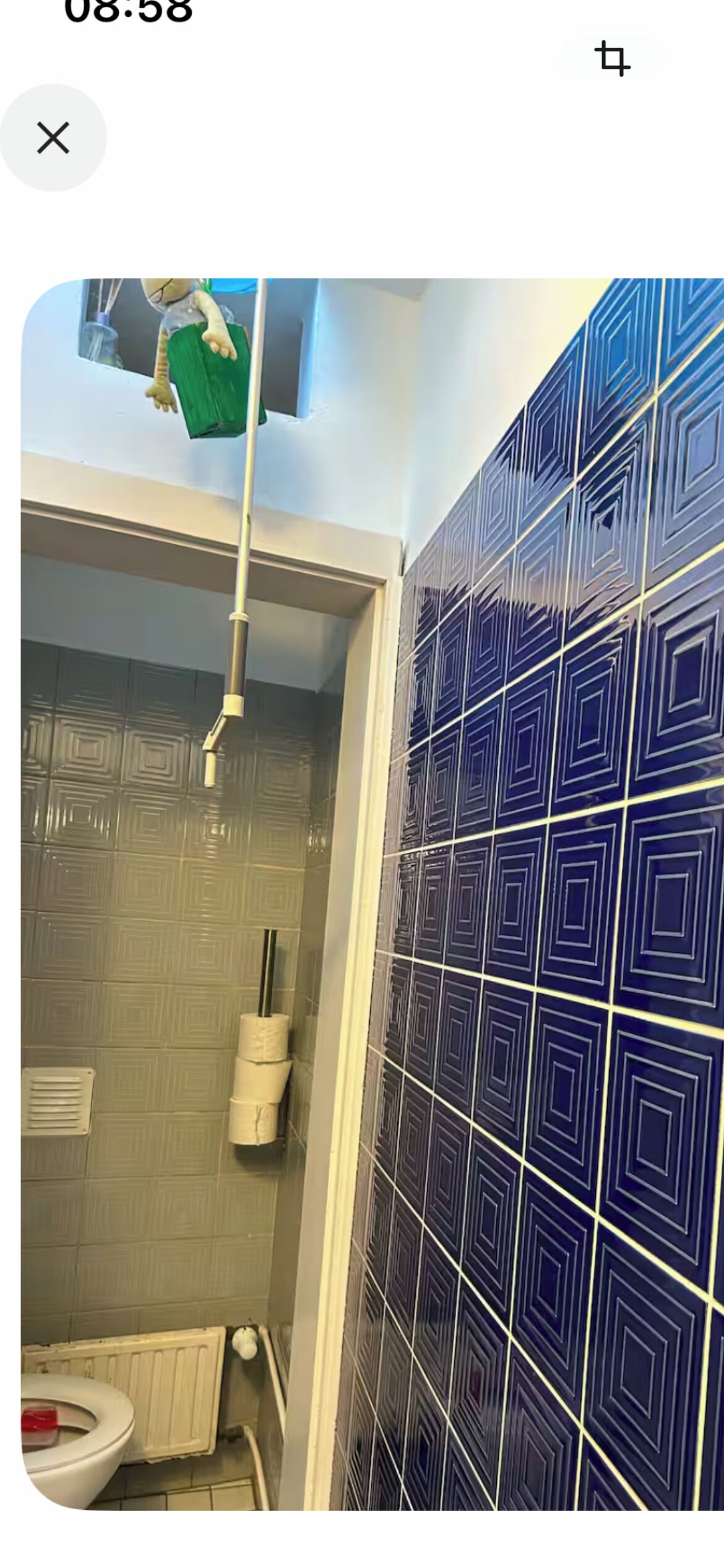 Haartrockner, Handtücher, Seife, Toilettenpapier