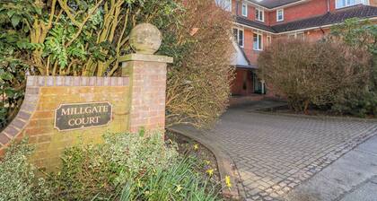 Farnham Park Apartment