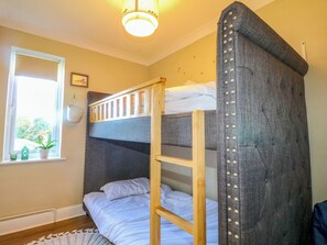 Room - Farnham Park Apartment (Farnham)