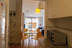 Interior - 2 bedroom apartment in the center of Begur (H08) (Begur)
