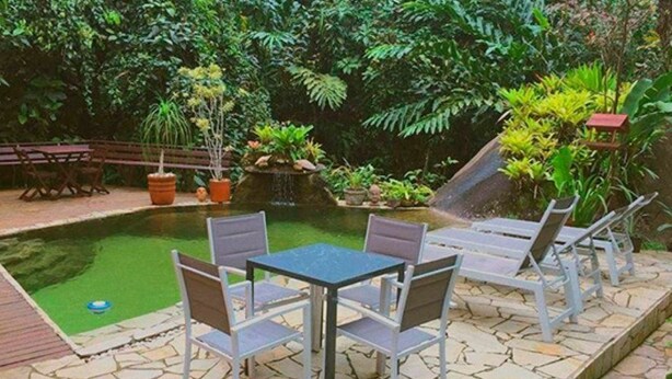 Tempat makan luar