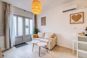 Living area - Romantic & Refined Escapade in Bordeaux (Bordeaux)