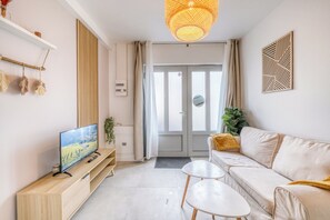 Living area - Romantic & Refined Escapade in Bordeaux (Bordeaux)