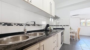 Fridge, microwave, oven, stovetop - Villa Almirante Torrecilla by South Costa (Nerja)